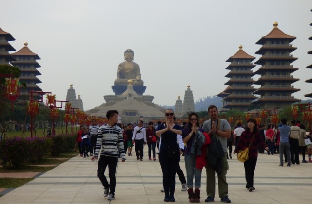 Fo-Guang-Shan-Kloster in Taiwan -  Amitabha-Statue im Hintergrund